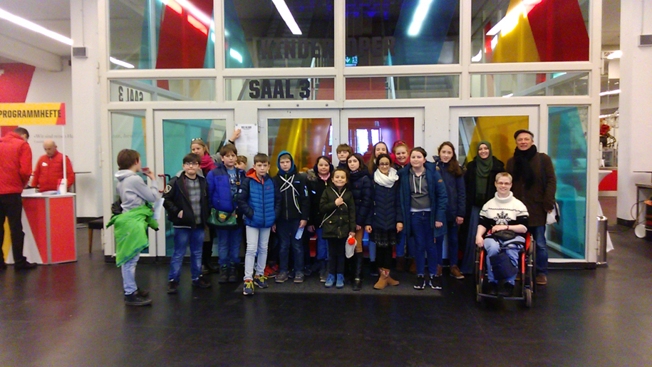 5. Klassen zu Besuch in der Märchenoper "Die Kluge" in der Kinderoper Köln